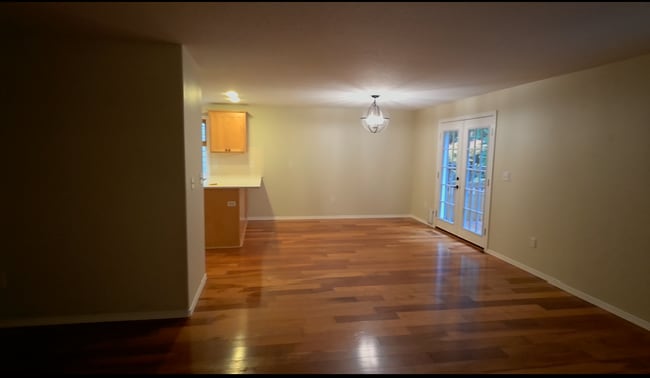 Building Photo - 3047 S Cedar Ridge Dr