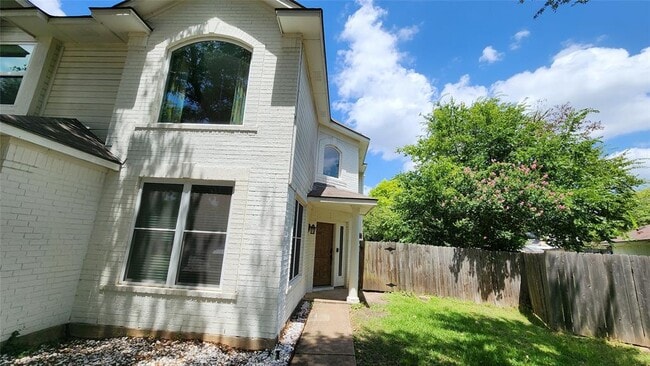 Building Photo - 8404 Tetbury Cove