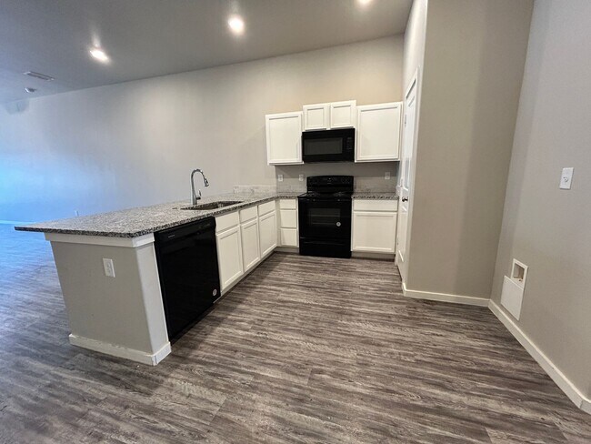 Foto del edificio - 3 bed 2 bath Duplex  Available !