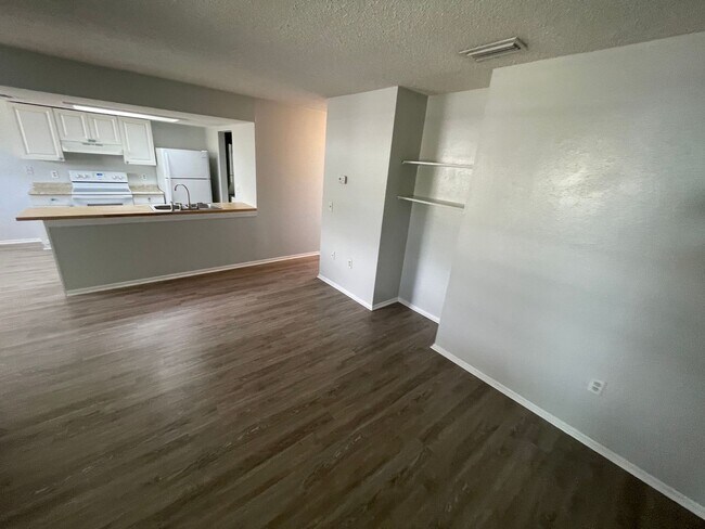 Foto del edificio - 2/1 Second Floor Apartment in New Port Richey