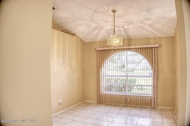 Building Photo - 805 Crossbow Dr