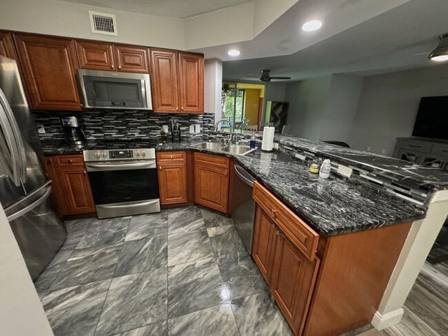 Photo - 300 Scotia Dr House