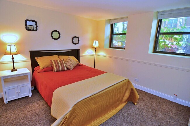 Dormitorio - 2749 N Hampden Ct