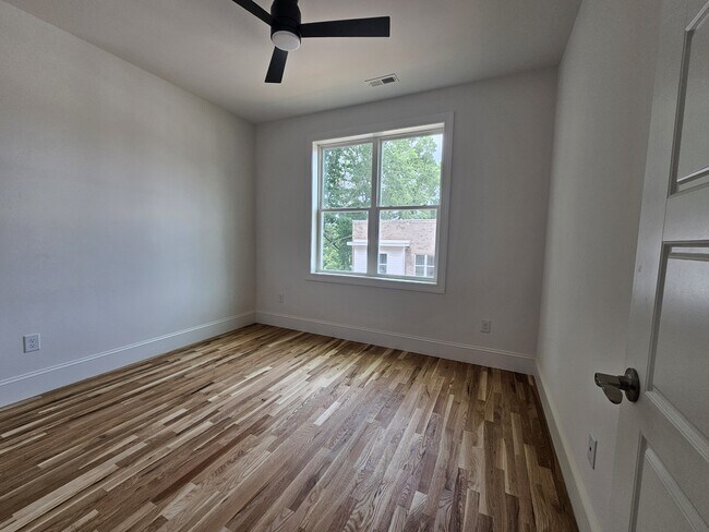 Foto del edificio - 3800 Lands End Ct