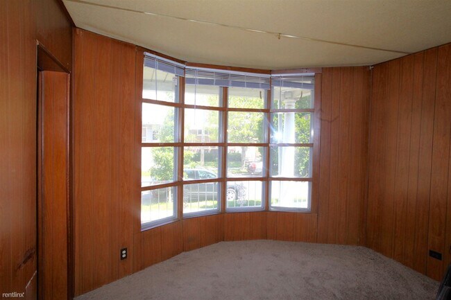 Building Photo - 2234 Evaline St