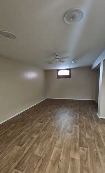Building Photo - 3 Bed 1.5 Bath Unit in Red Deer, AB
