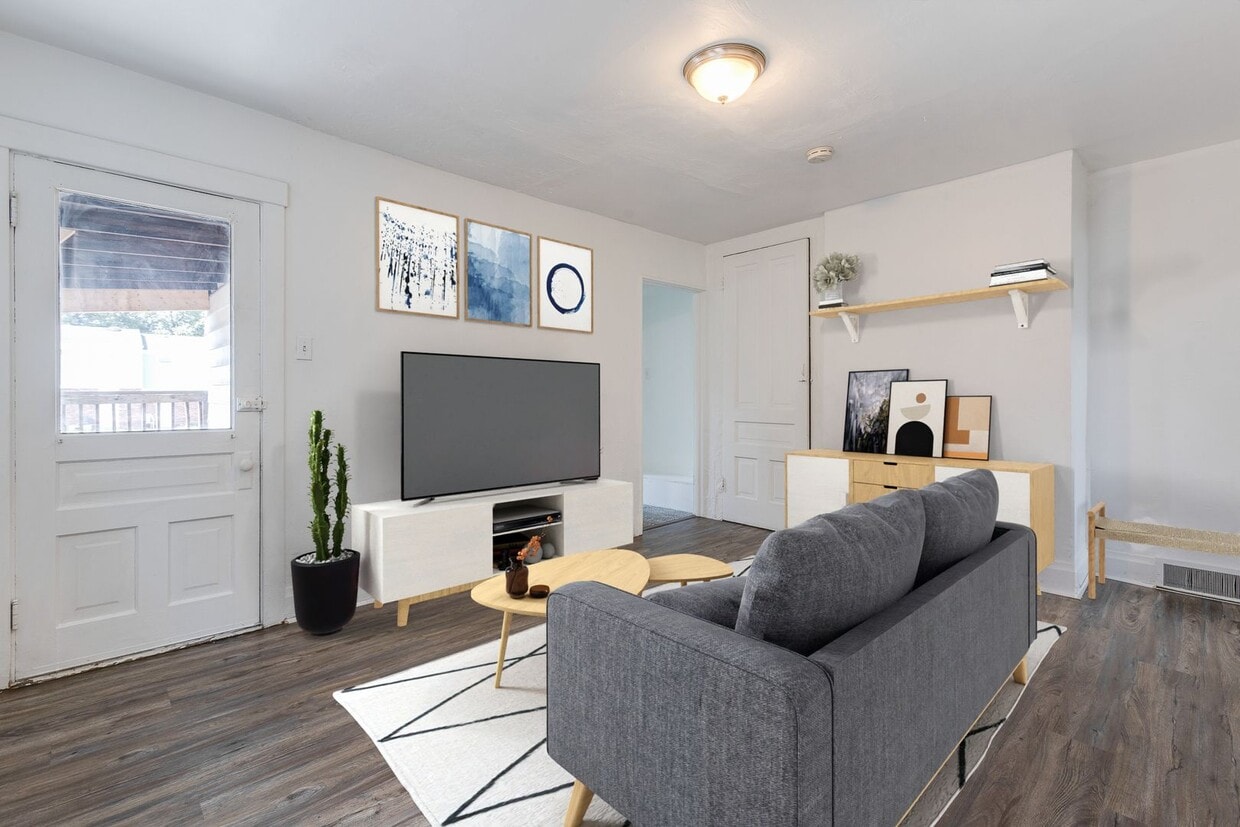 Available JULY 2026 - Spacious 3 Bedroom, 1.5 Bath w/ City Views! - Available JULY 2026 - Spacious 3 Bedroom, 1.5 Bath w/ City Views!