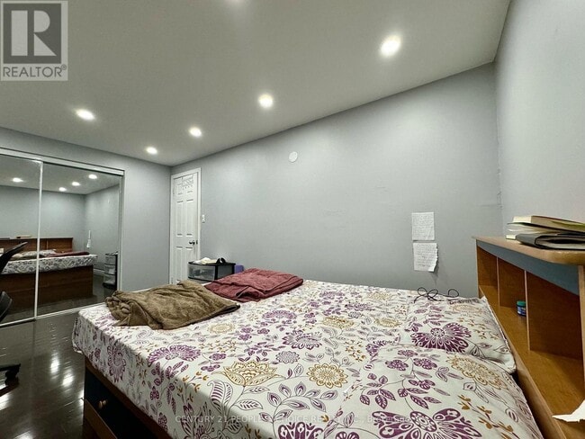 Building Photo - 1601 Albion Rd