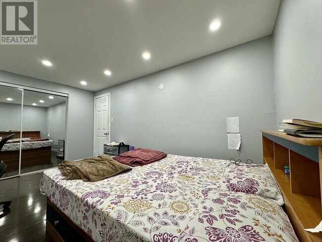 Photo du bâtiment - 1601 Albion Rd