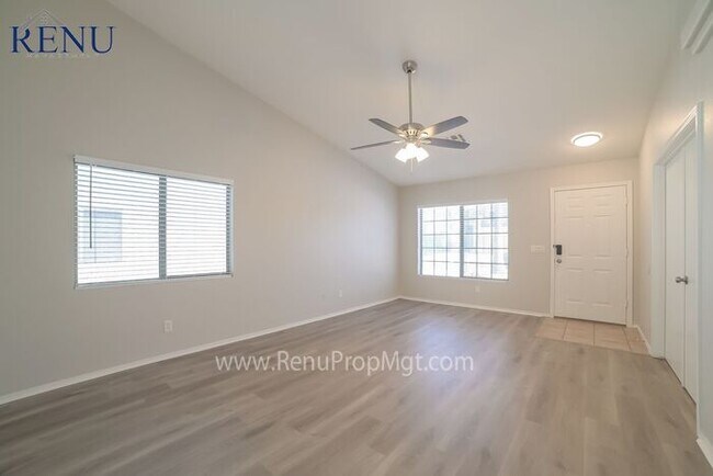 Building Photo - Special Concession 25% Off 1st Month's Ren...