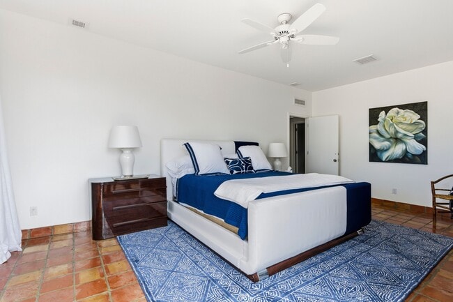 Foto del edificio - 264 Everglade Ave