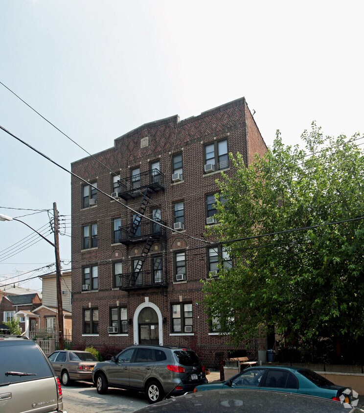 Foto del edificio - 87-50 111th St
