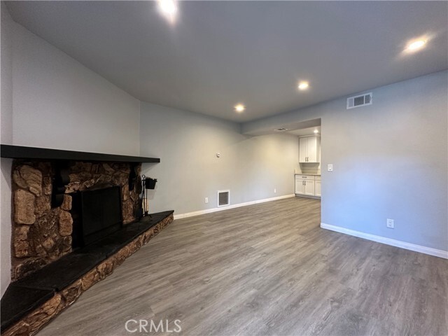 Building Photo - 1362 Club View Dr