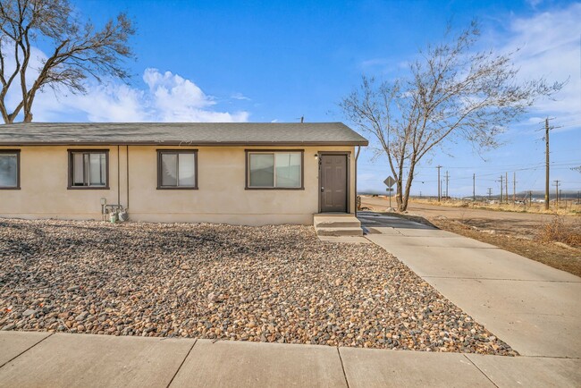 Building Photo - 383-391 N Wood Cir