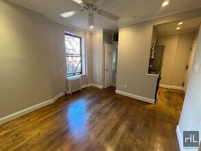 Building Photo - Mott Street