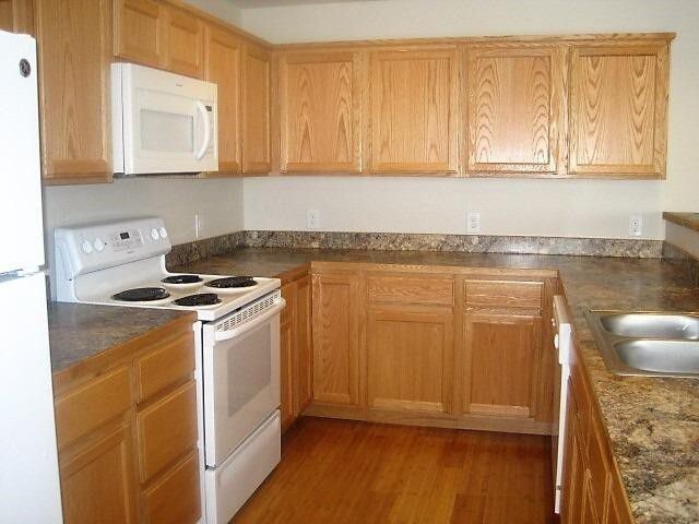 Building Photo - 2 Bedroom 1 Bath Duplex