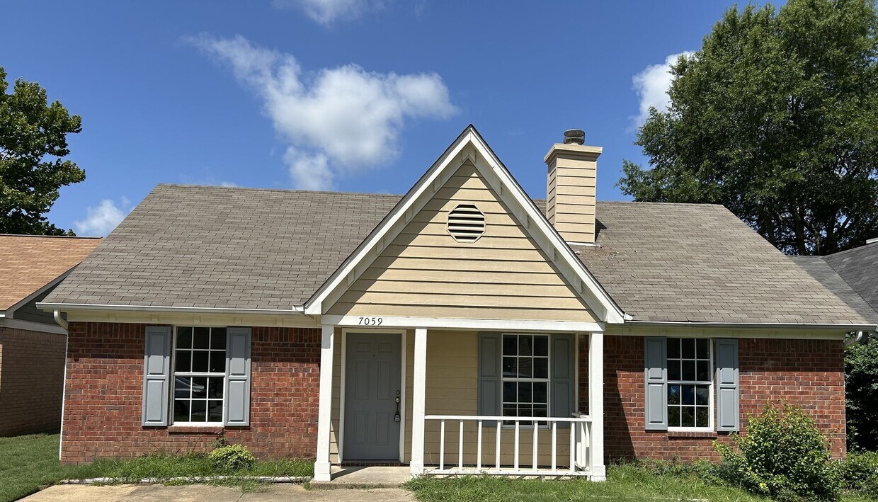 Foto principal - 7059 Hampton Dr