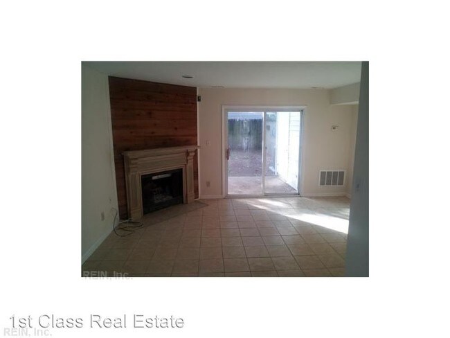 Building Photo - 824 12th St