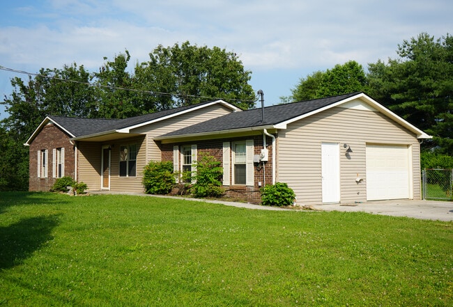 Building Photo - 254 Tom Treece Rd