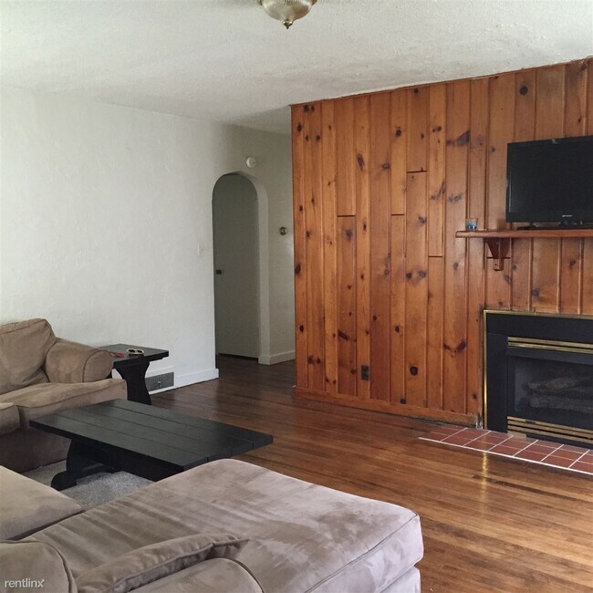Building Photo - 3 br, 1 bath House - 1510 N Lincoln St
