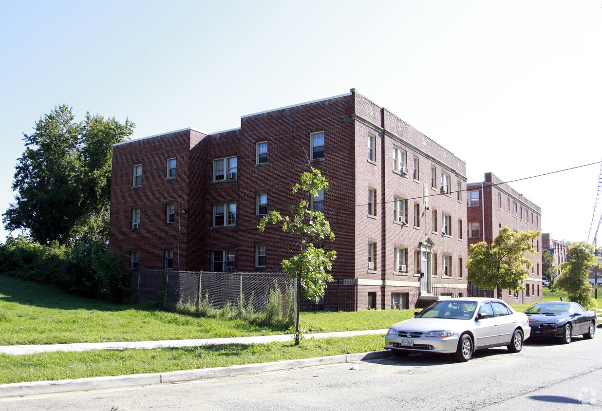 Building Photo - 1315 Peabody St NW