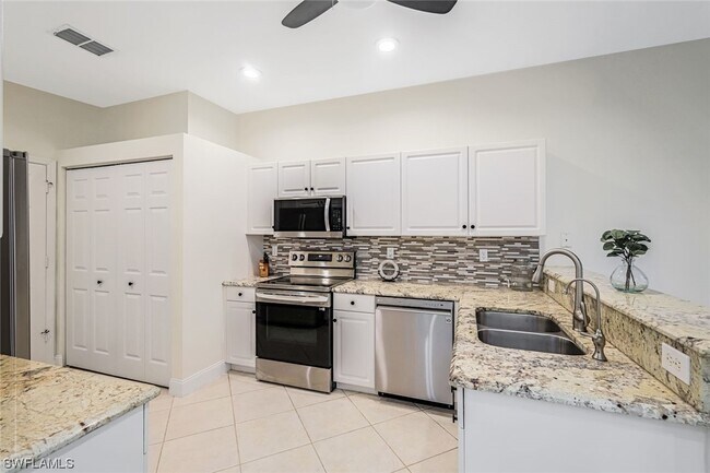 Foto del edificio - 7488 Berkshire Pines Dr