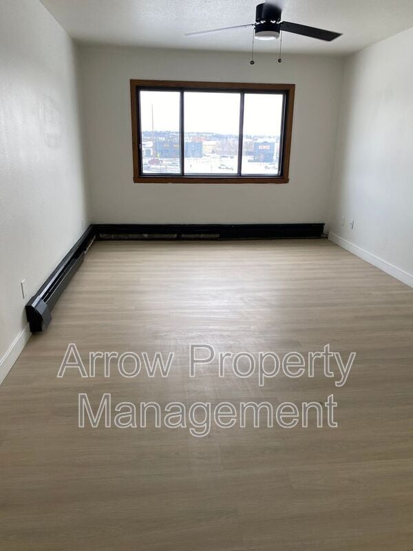 Foto del edificio - 215 E Arbor Ave