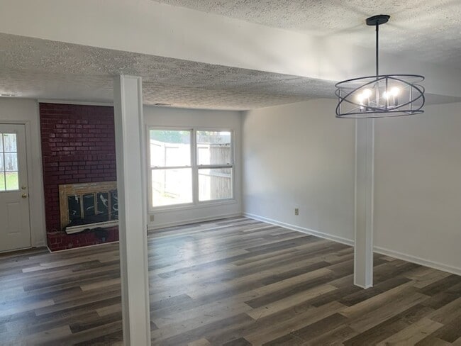 Building Photo - 415 Patrick Henry Ct