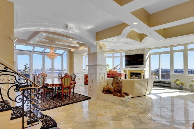 Foto del edificio - 100 Carlyle Dr