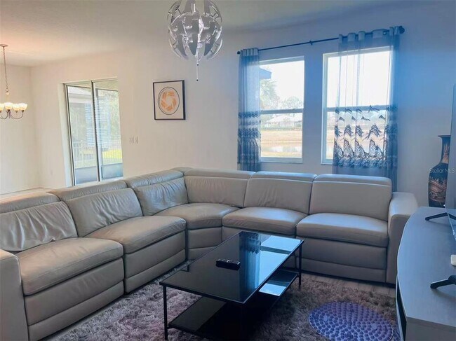 Foto del edificio - 8569 Starlight Loop