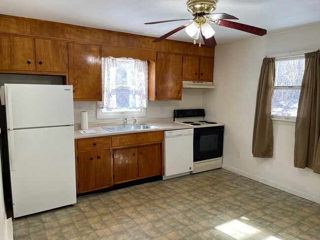 Building Photo - 1215 Gold Star Hwy