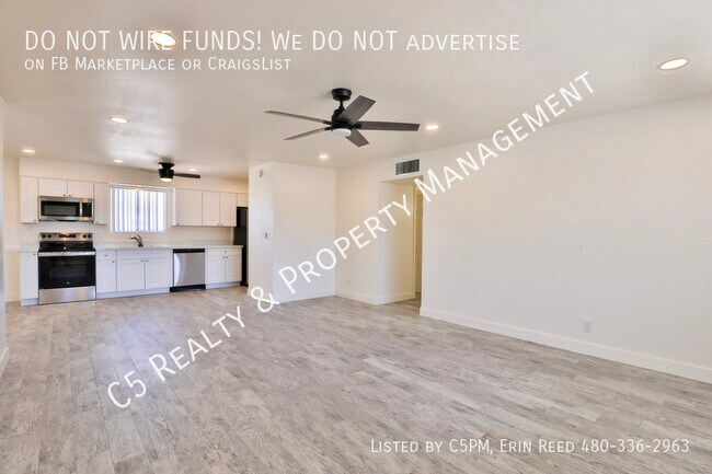 Foto del edificio - 13447 N 31st Dr