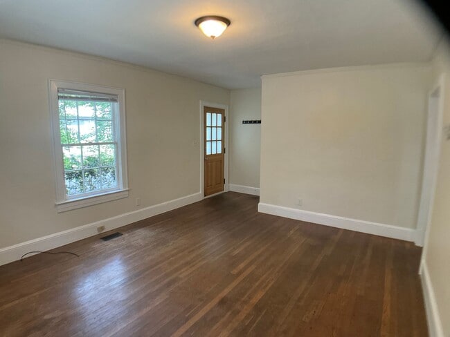 Foto del edificio - 817 Old Pittsboro Road