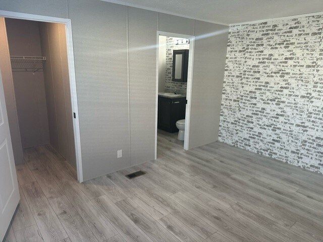 Foto del edificio - 3523 Loveside Terrace