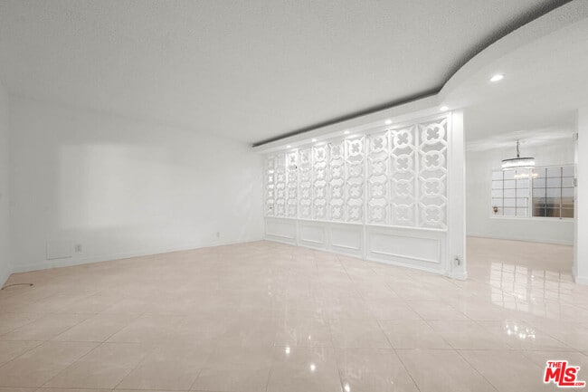 Foto del edificio - 8704 Gregory Wy