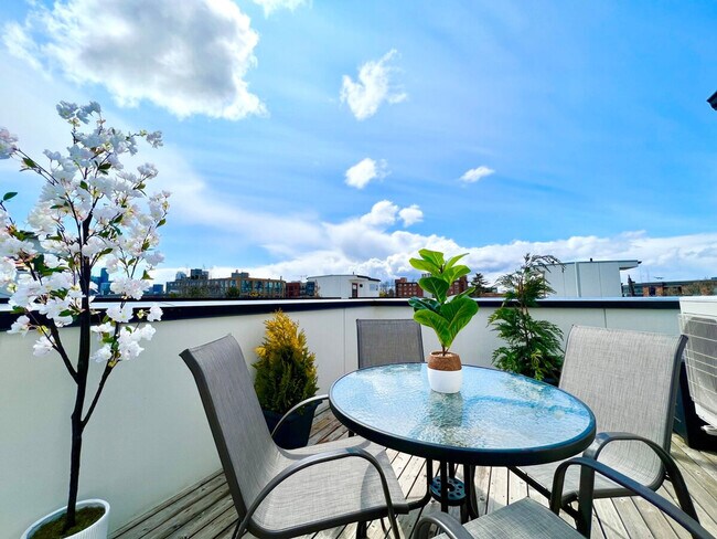 Foto del edificio - 700 Broadway E