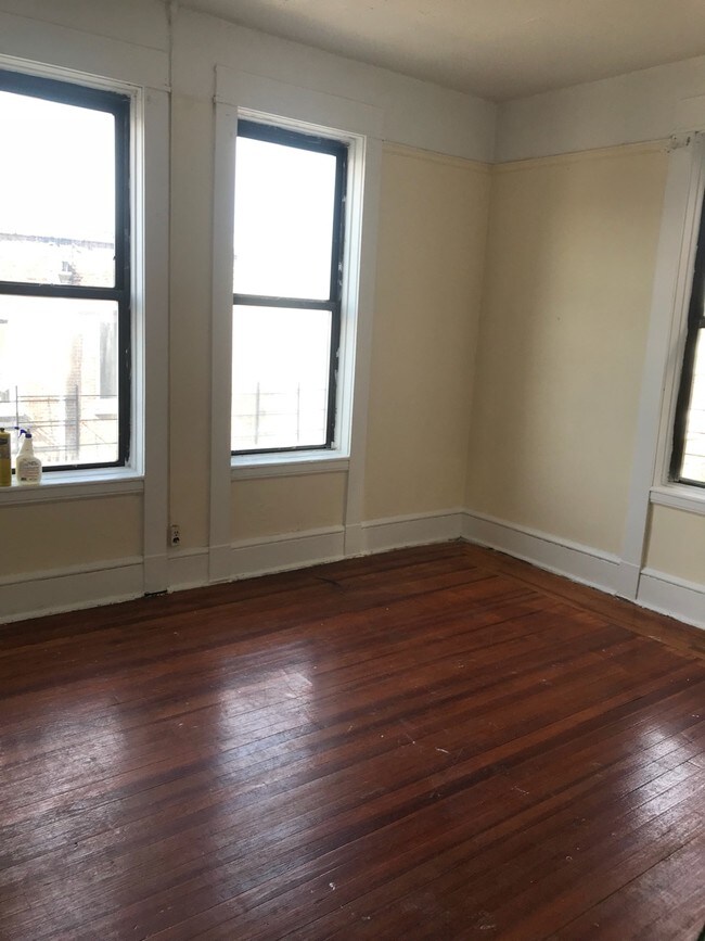 Building Photo - 379 S Broadway