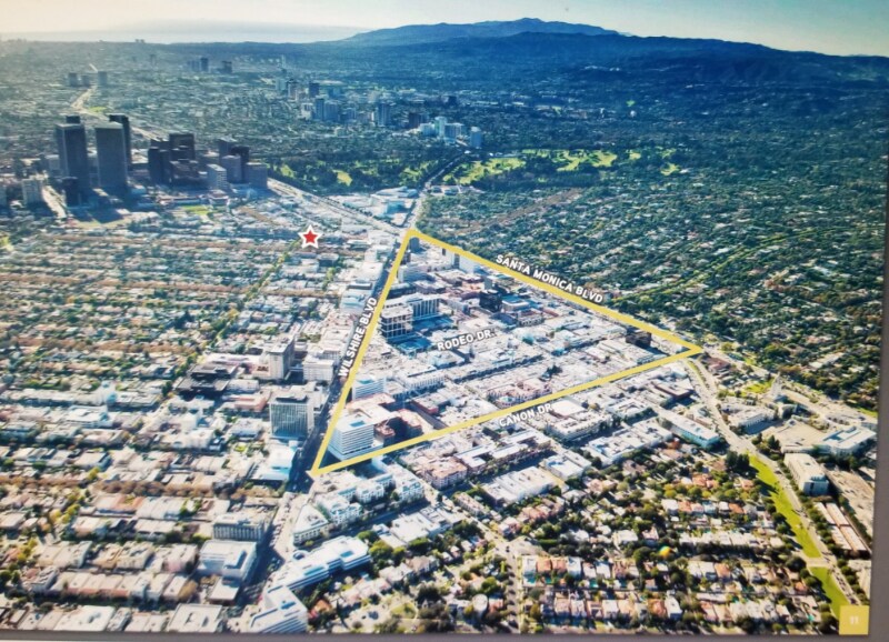 Foto del edificio - 210-212 S Moreno Dr