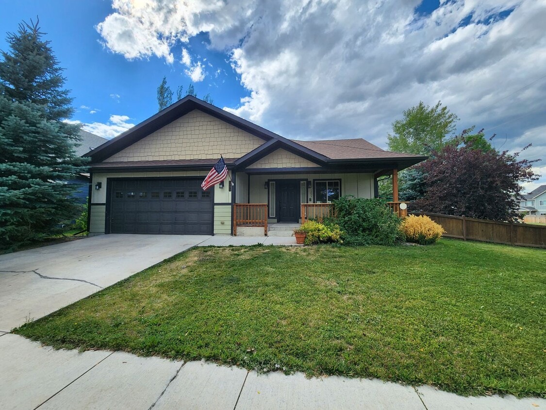 Primary Photo - Beautful 3BR, 2 BA home in Harvest Creek S...