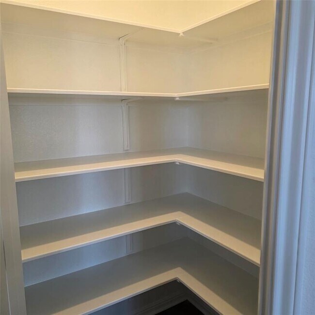 Foto del edificio - 141 Pendleton Dr