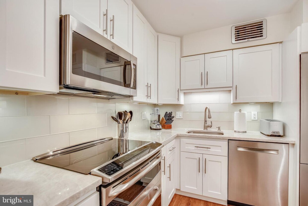 Foto principal - 1800 Old Meadow Rd