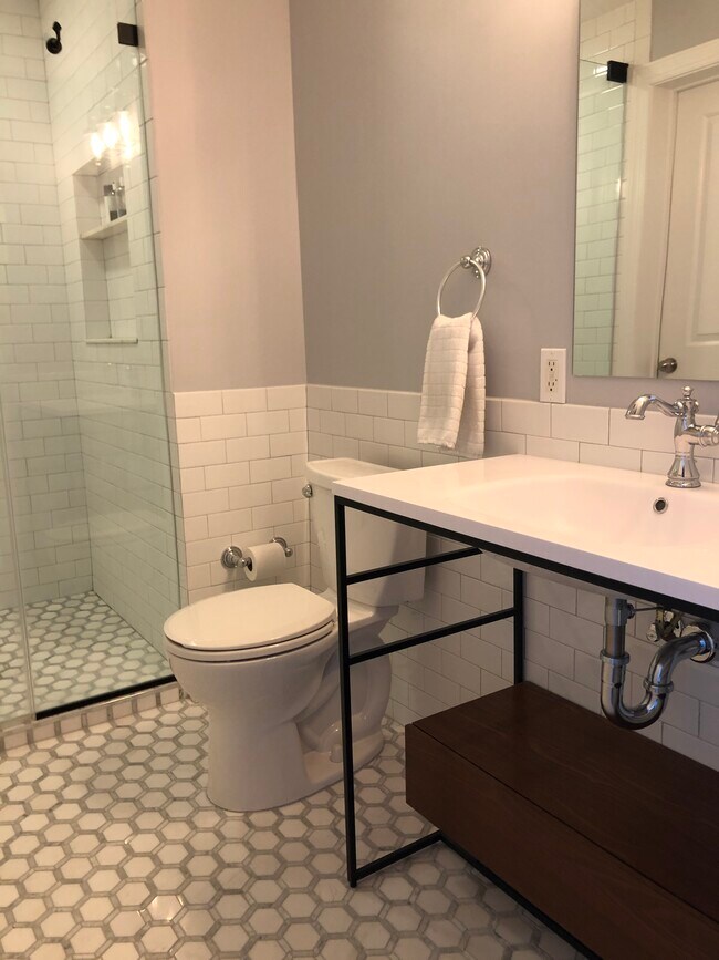 Foto del edificio - 701 Lamont St NW