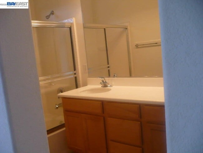 Building Photo - 16861 Wren Haven Way