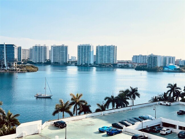 Foto del edificio - 19101 Mystic Pointe Dr