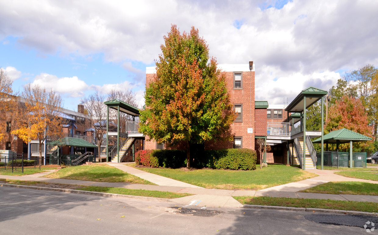 Building Photo - Capital Woods