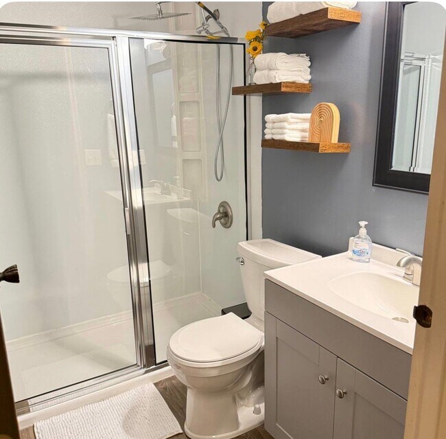 Foto del edificio - 8056 Pebble Creek Ct