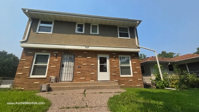 Building Photo - Great 2BR Duplex with a yard, Minneapolis ...