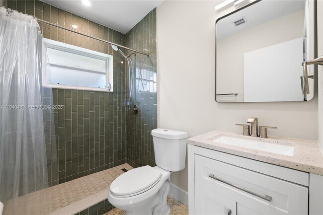 Foto del edificio - 1711 Funston St