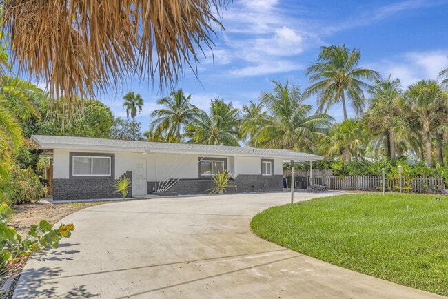 Building Photo - 1911 Cypress Ave