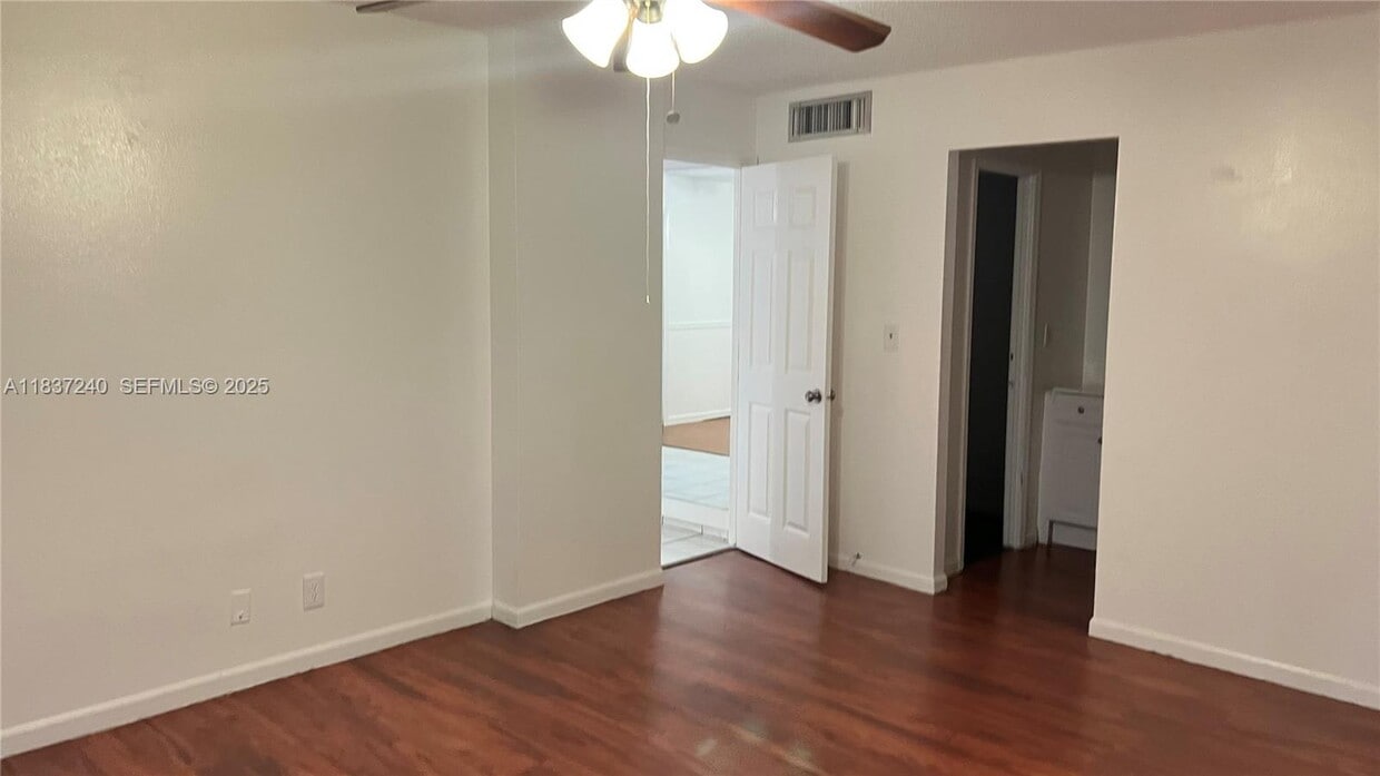 Building Photo - 7001 Environ Blvd